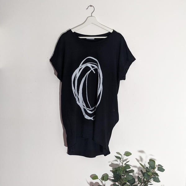 Free size jersey oval scribble print top