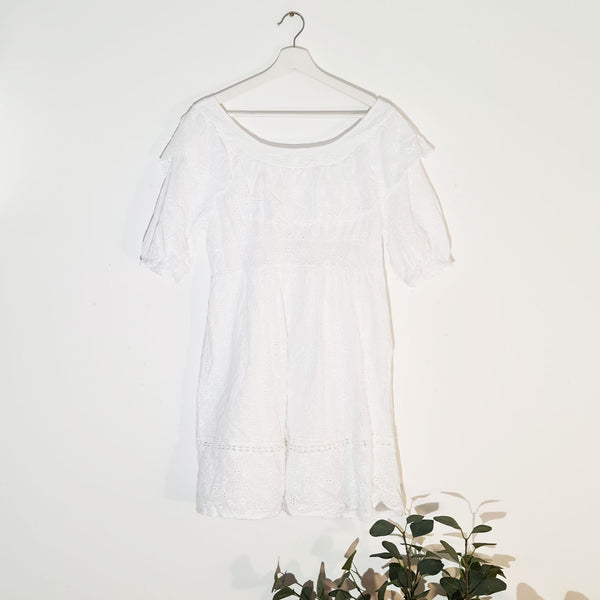 Embroidery anglaise boho dress with frill neckline to the v at the back (S)