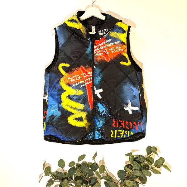 Quilted street style Graffiti hooded gilet with pockets (S-M)