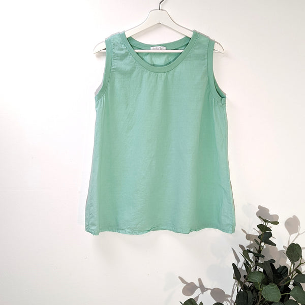 Lightweight basic cotton vest top (M)