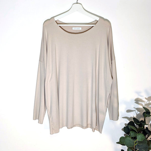 Basic long sleeve round neck top with silver edging
