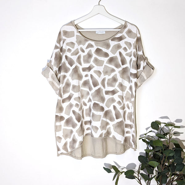Linen front jersey back top with giraffe print (M)