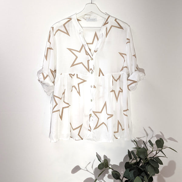 Open star print shirt with mid waist seam