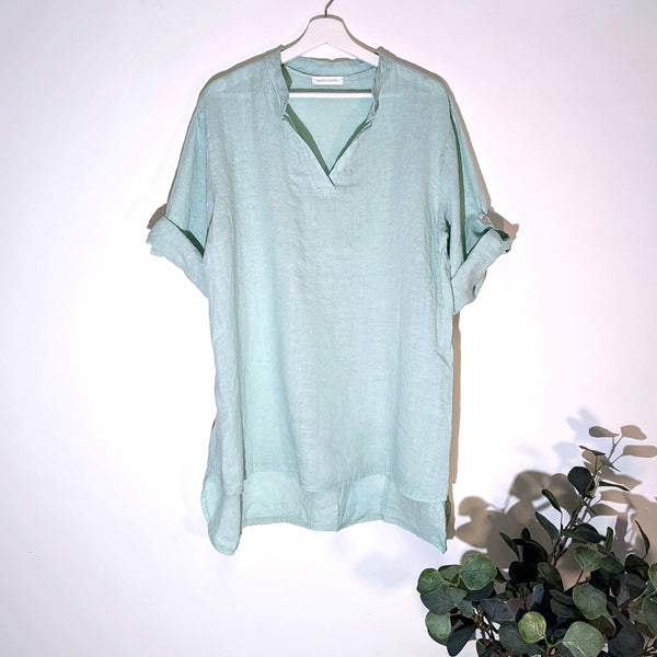 Classic linen tunic with stretchy side panels (M)