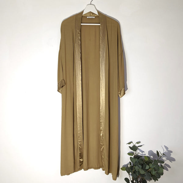 Classic long plain kimono with satin edge detail (M)