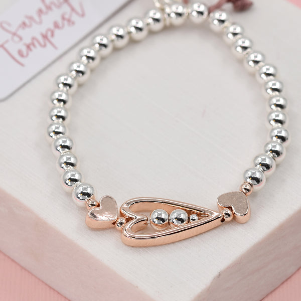 Beaded bracelet with hearts