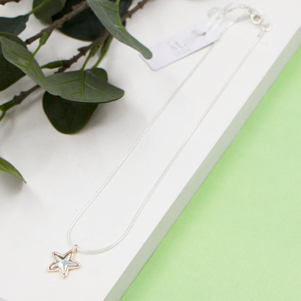 Star pendant short snake chain necklace