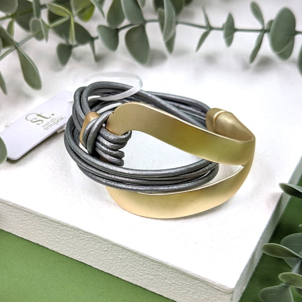 Open loop feature magnetic multistrand bracelet