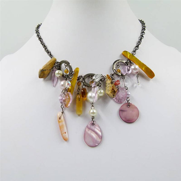 Beaded necklace w/circle, pearle and shell details