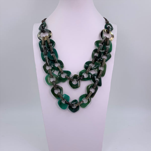 Luxury linked resin double strand necklace with 2 shell elements