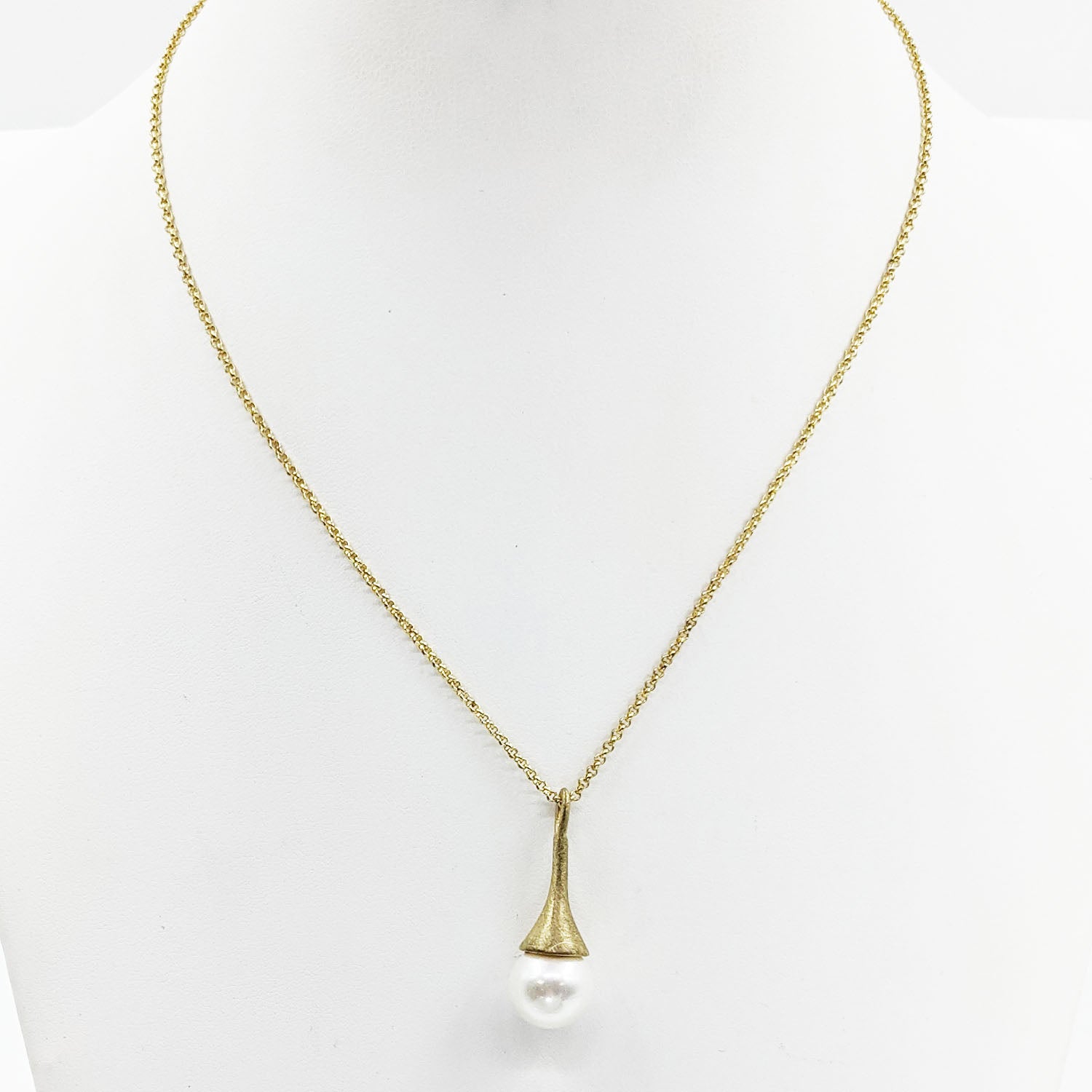 Simple pearl pendant with scratch effect bale necklace – Tempest Designs