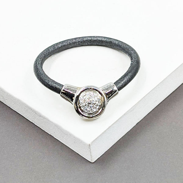 Diamante circle feature clasp bracelet
