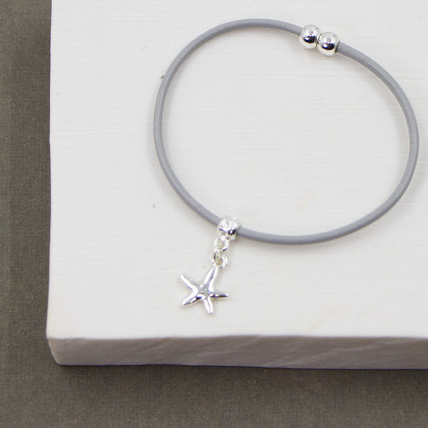 Simple delicate leather bracelet with single star