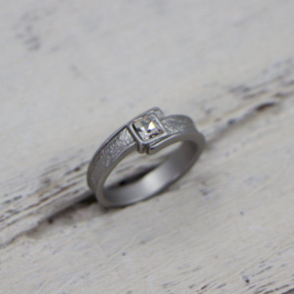 Contemporary square stone ring