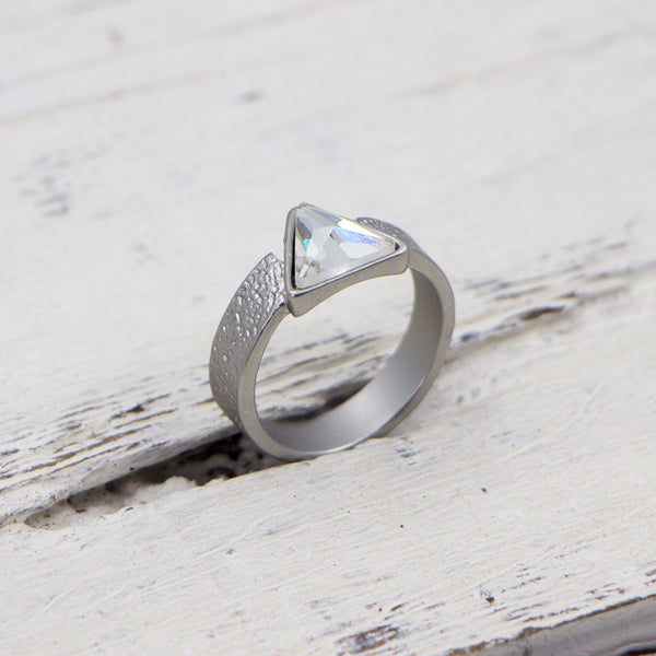 Contemporary triangular stone ring