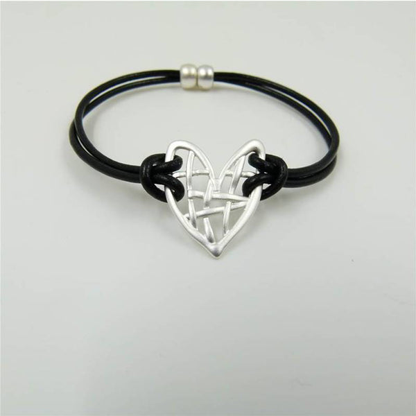 Lattice effect heart on leather bracelet with magnetic clasp