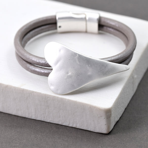 Elongated heart on leather bracelet with magnetic clasp