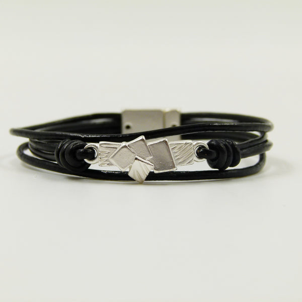 Leather bracelet with mini squares and scratch detail
