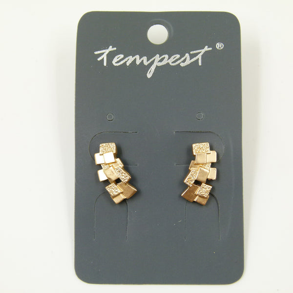Delicate crystal stud earrings with square pattern
