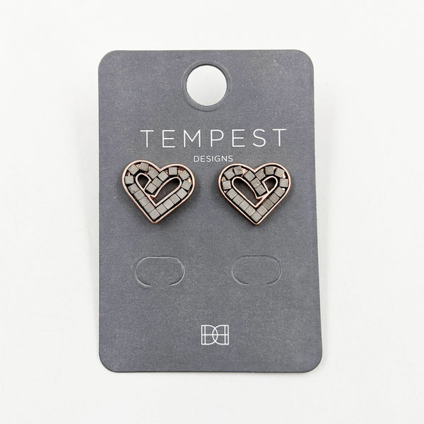 Cutout heart stud earrings with square nugget inlay