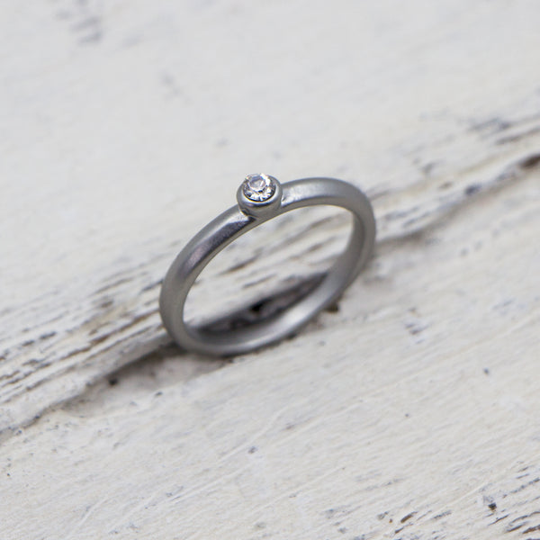 Little solitaire crystal ring