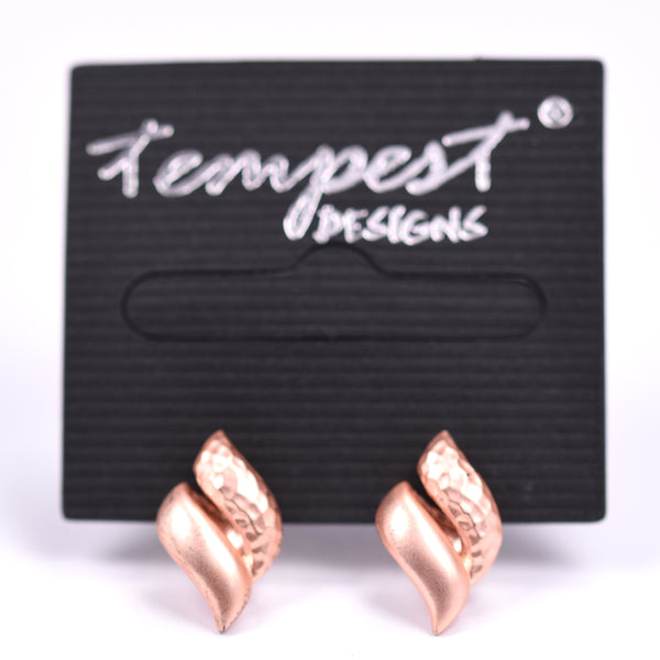 Wave design stud earrings in double finish matt rose gold
