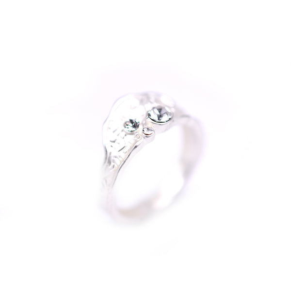 Matt silver ring with leaf design & triple crystal detail