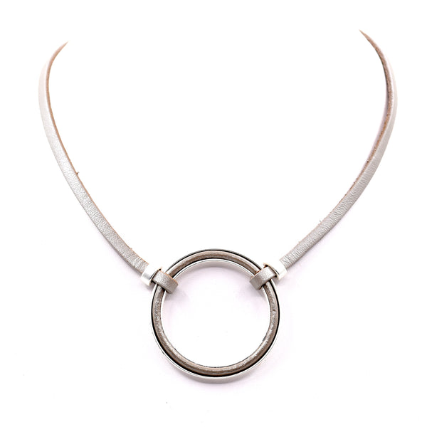 Short leather necklace with open circle detail