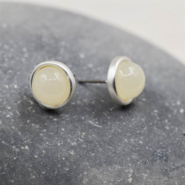 Classic round resin earrings