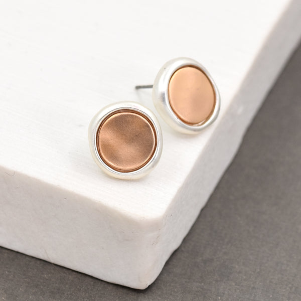 Circle stud earring