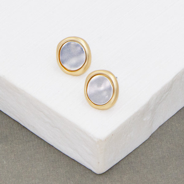 Circle stud earring