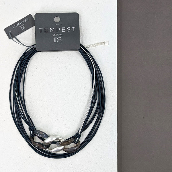 Chunky link feature leather necklace