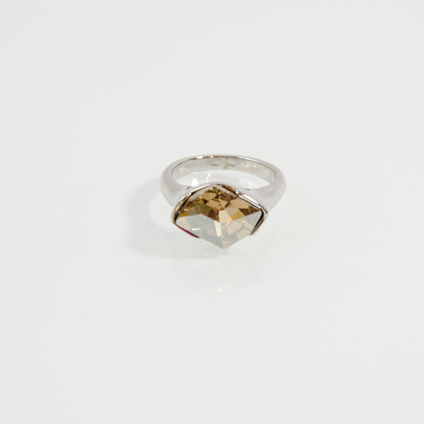 High quality sleek small multi-facetted ring