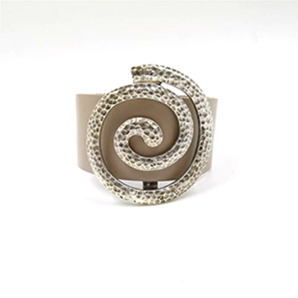 Statement swirl on leather bracelet